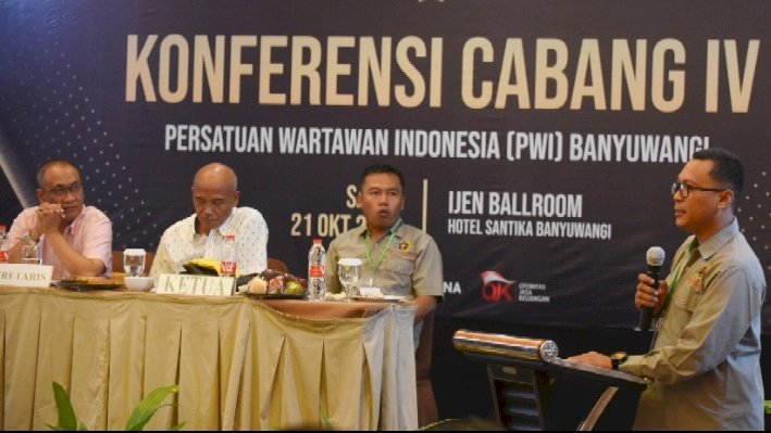 Caption: Budi Wirianto menyampaikan sambutan sebagai Mandataris Konfercab IV PWI Banyuwangi/ist