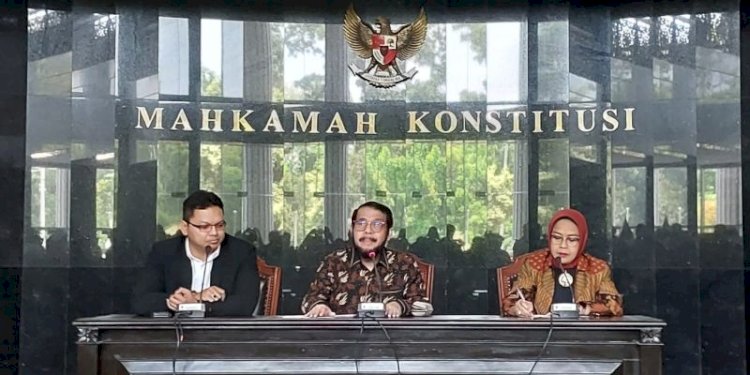 Jumpa pers Ketua Mahkamah Konstitusi (MK) Anwar Usman dengan Jurubicara Hakkm Konstitusi Enny Urbaningsih dan Jurubicara MK Fajar Laksono/RMOL