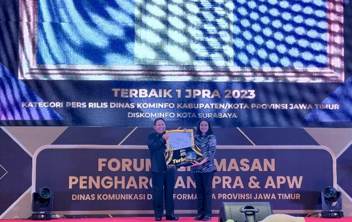 Dian Iswarini menerima salah satu Penghargaan JPRA 2023/ist