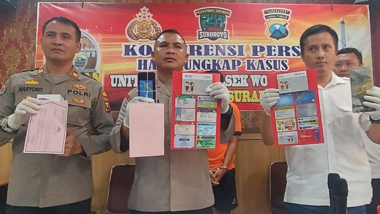 polisi mengamankan barang bukti dan pelaku