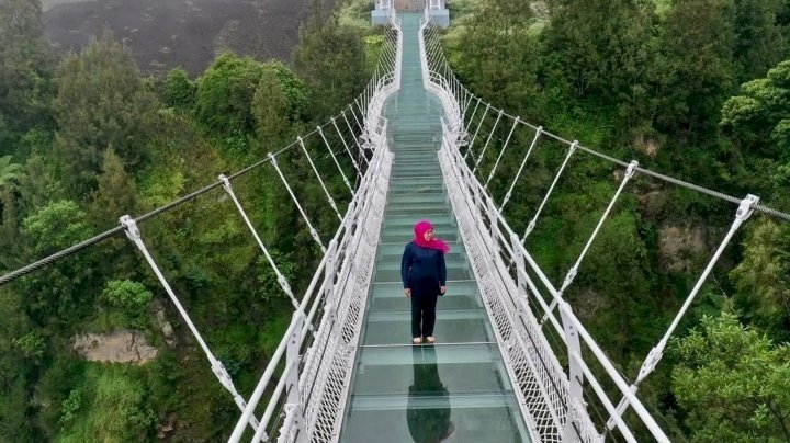 Jembatan Kaca Seruni poin/ IG KIP