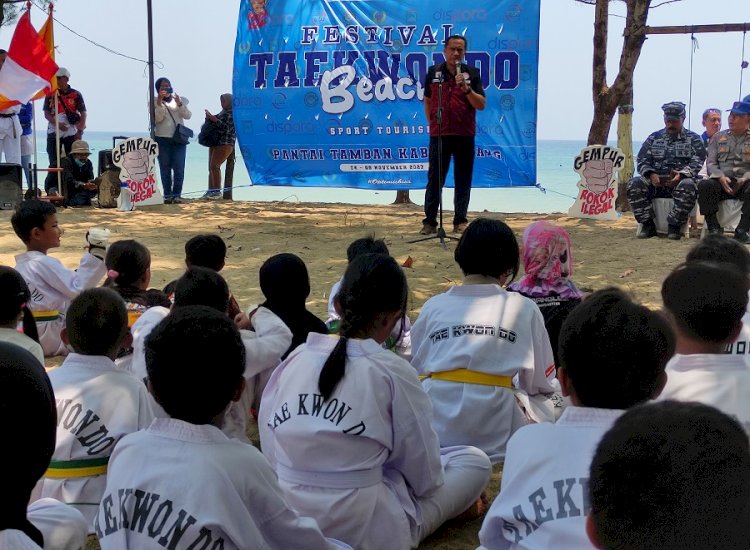 Kepala Satpol PP Kabupaten Malang, Firmando Hasiholan Matondang saat sosialisasi Gempur Rokok Ilegal bersama Bea Cukai Malang/RMOLJatim