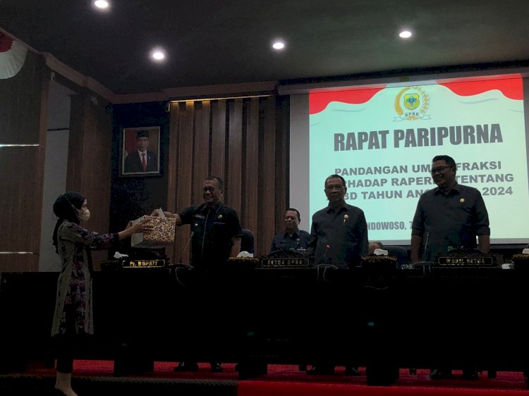 Pj Bupati Bondowoso bersama ketua DPRD Bondowoso/ist