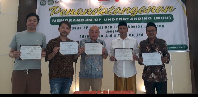 Penandatanganan MoU STIKES Bahrul Ulum Jombang dan Perusahaan Jepang/RMOLJatim