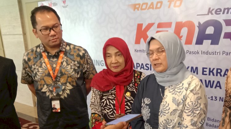 Deputi Bidang Industri dan Investasi Kemenparekraf Rizki Handayani (tengah)/ RMOLJatim