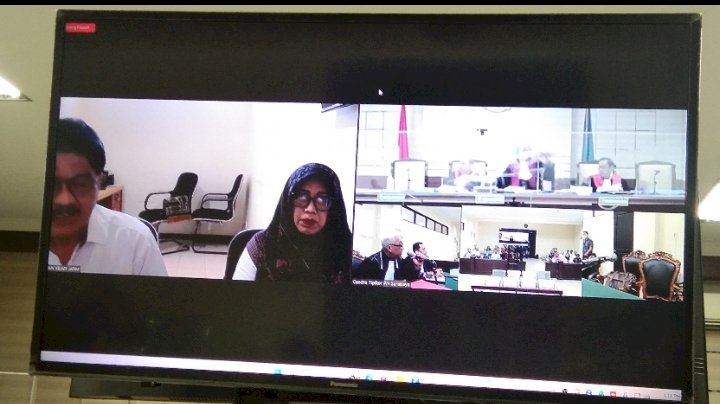 Teks foto: Saiful Rachman dan Eny Rustiana saat sidang/RMOLJatim