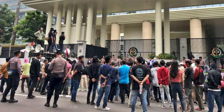 Gerakan Mahasiswa Anti Korupsi Indonesia saat menggelar aksi di Kejaksaan Agung, Kebayoran Baru, Jakarta Selatan/Ist