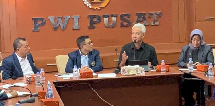 Ganjar Pranowo dalam dialog capres dengan Persatuan Wartawan Indonesia (PWI) di Kantor Dewan Pers, Kebon Sirih, Jakarta Pusat, Kamis (30/11)/RMOL