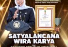 Terima Tanda Kehormatan Satyalancana Wira Karya Dari JokowiI, Gubernur Khofifah : Jadi Penguat Jatim Menuju Blue Economy