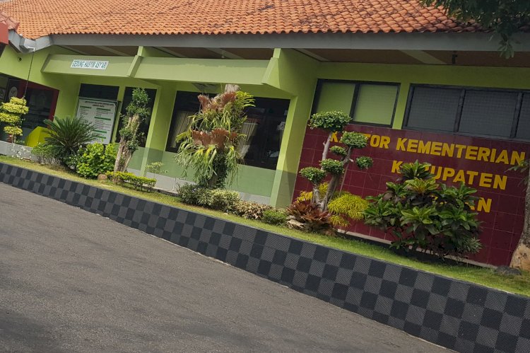 Kantor Kemenag Kabupaten Magetan terlihat sepi, konon seluruh staf dan pimpinan sedang mendatangi acara/RMOLJatim