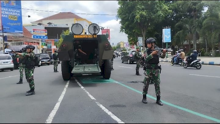 Paspampres saat simulasi pengamanan kunjungan Wakil Presiden Ma’ruf Amin di depan Pendopo Wahya Wibawagraha Pemkab Jember/RMOLJatim