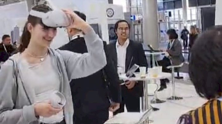 Keterangan Foto:  Aplikasi AR/VR saat dipamerkan oleh SIER di Pameran Industri Terbesar Dunia Hannover Messe 2023