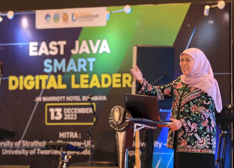 Gubernur Jawa Timur Khofifah Indar Parawansa saat menutup Program Pelatihan Digital Leadership Academy (DLA)/Ist