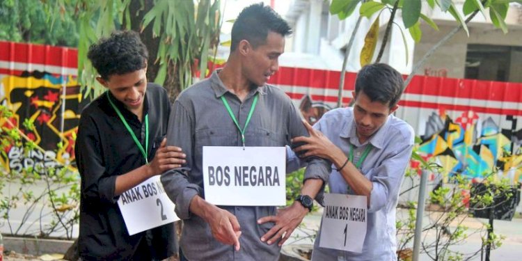 Aksi teatrikal Teater Sinar Lilin berjudul 