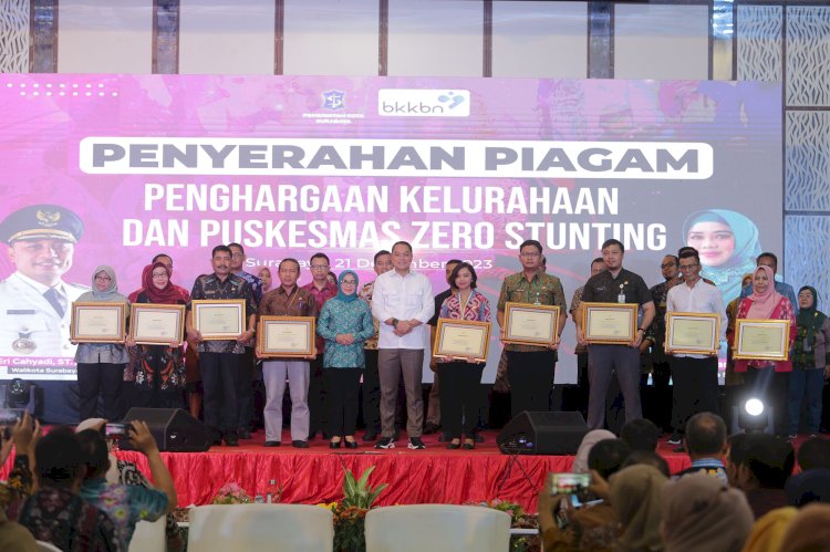 Wali Kota Eri bersama Lurah yang sudah zero stunting aktif serta 3 puskesmas juga sudah zero stunting aktif/ist