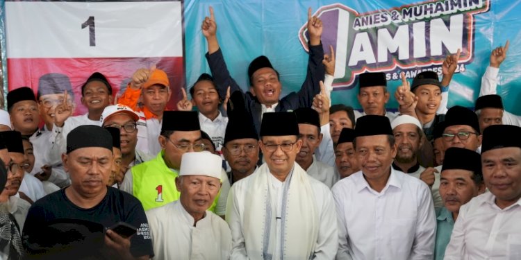 Calon Presiden nomor urut 1, Anies Baswedan di tengah-tengah pendukungnya/Ist