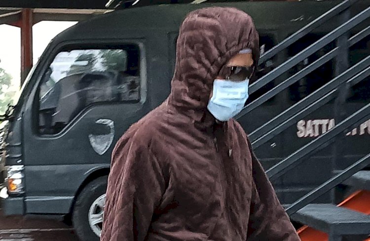 NS, pelaku pencabulan santriwati usai jalani pemeriksaan di Polres Gresik/RMOLJatim