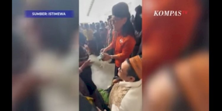 Potongan video Gus Miftah membagi-bagikan uang di Pamekasan sambil teriak Prabowo-Gibran/Repro