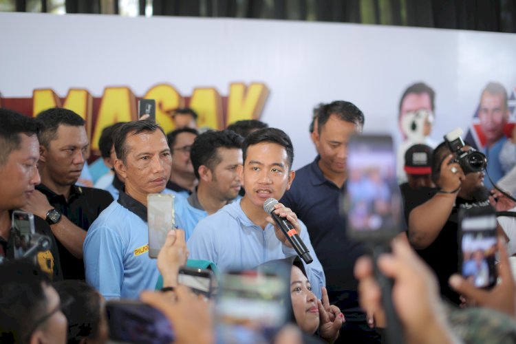 Cawapres Gibran Rakabuming bersama Pilar 08 di Banyuwangi 