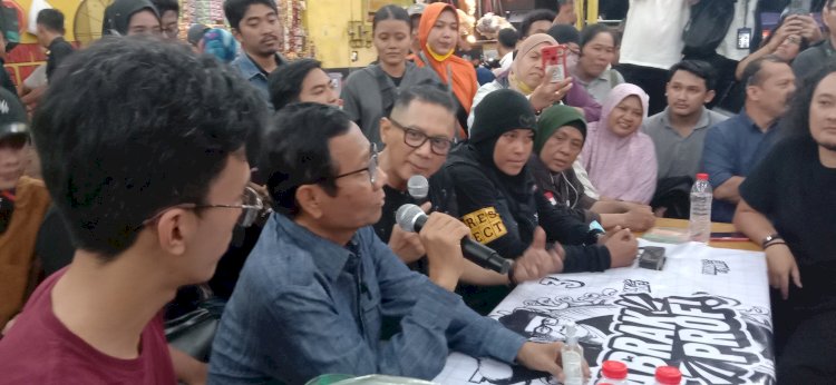 Mahfud MD bersama milenial dan ojol/RMOLJatim