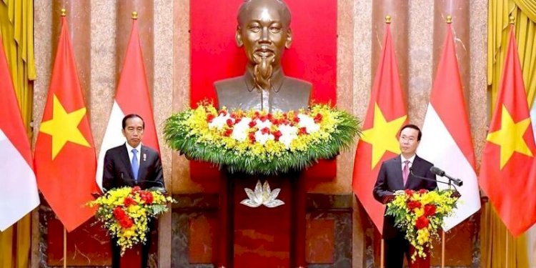 Presiden Jokowi melakukan pertemuan bilateral dengan Presiden Vietnam Vo Van Thuong di Istana Kepresidenan, Hanoi, Vietnam pada Jumat, 12 Januari 2023/Net