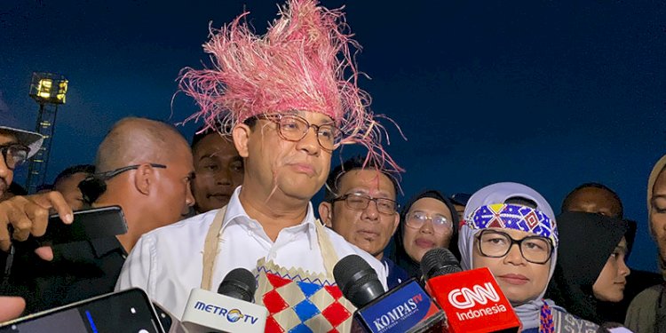 Capres nomor urut 1, Anies Baswedan, saat tiba di Kota Sorong, Senin malam (15/1)/Istimewa