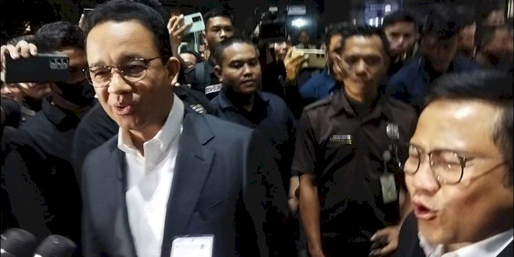 Pasangan capres-cawapres nomor urut 1, Anies Baswedan dan Muhaimin Iskandar, usai menghadiri acara Penguatan Antikorupsi Untuk Penyelenggara Negara Berintegritas (Paku Integritas) yang digelar Komisi Pemberantasan Korupsi, di Gedung Merah Putih KPK, Jalan Kuningan Persada, Jakarta Selatan, Rabu malam (17/1)/RMOL