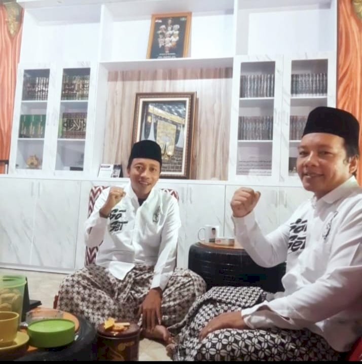Teks foto: Gus Fattahul Anjab bertemu dengan KH. Ainul Mubarok/ist