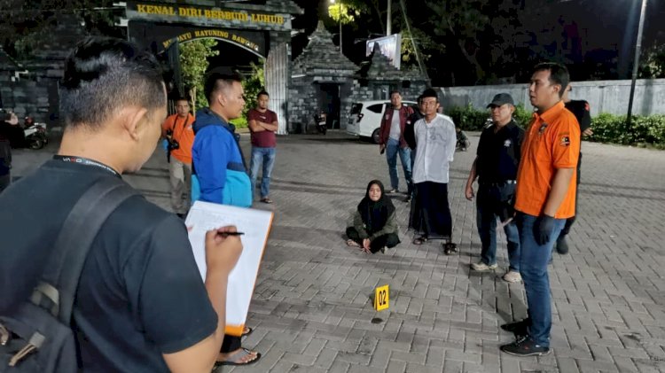 Polisi saat melakukan olah TKP/Ist