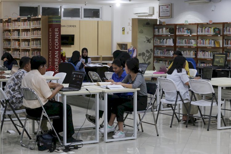 Teks foto: Perpustakaan di Surabaya/ist