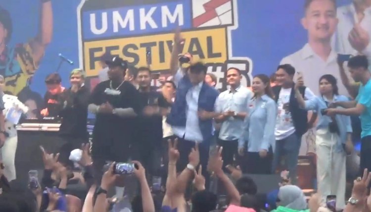 Zulkifli Hasan dan Tom Liwafa saat di festival UMKM Surabaya 