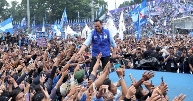 Ketua Umum Partai Demokrat, Agus Harimurti Yudhoyono (AHY) saat menyapa para pendukung/Ist