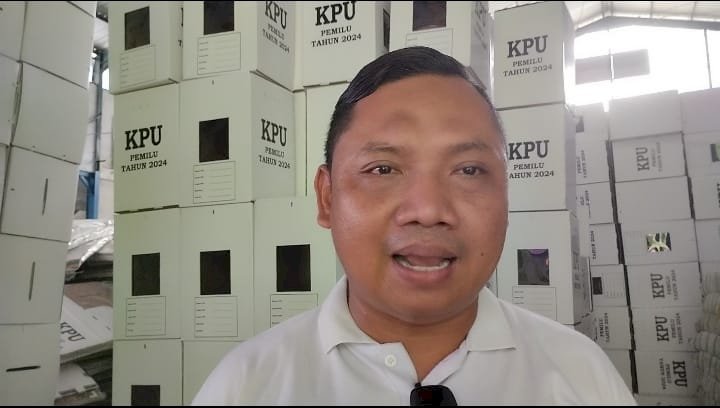 Muhammad Syai'in, saat di gudang logistik/RMOLJatim