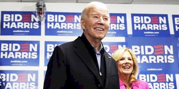 Presiden Joe Biden dan Jill Biden di markas kampanye Biden di Wilmington