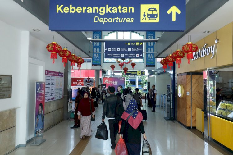 Suasana stasiun Gubeng Surabaya/ ist