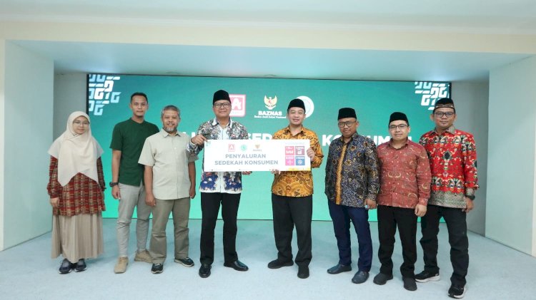 Poto - IDF MUI dan Baznas salurkan bantuan sedekah konsumen alfamidi/ist