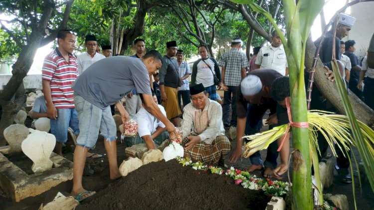 Pemakaman Almarhum Arif/RMOLJatim