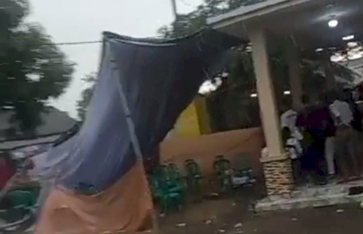 Tenda TPS di Kecamatan Mayang Jember ambruk/RMOLJatim