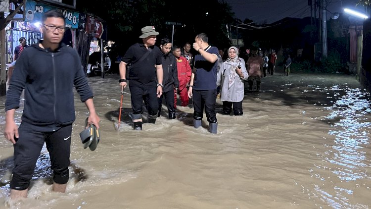 Teks foto: Wali Kota Eri sudang di kaqasan tengger raya/ist