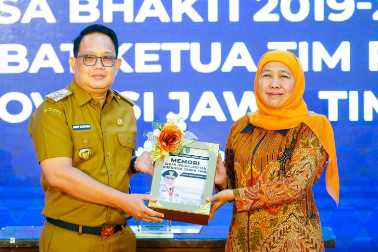 Adhy Karyono bersama Khofifah Indar Parawansa 