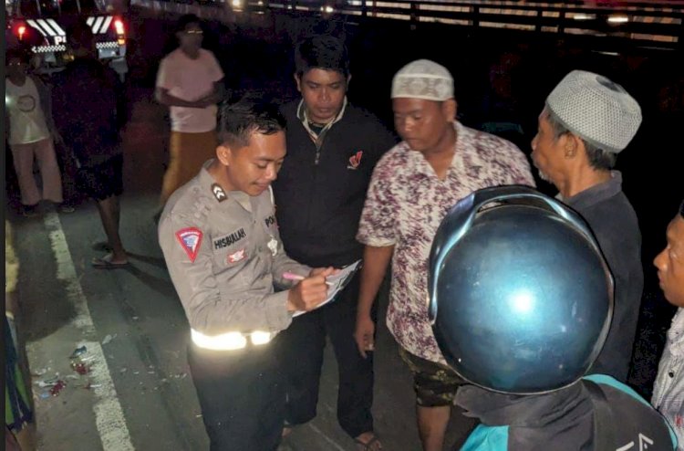   Anggota Satlantas Polres Probolinggo saat mendatangi lokasi kejadian. /RMOLJatim