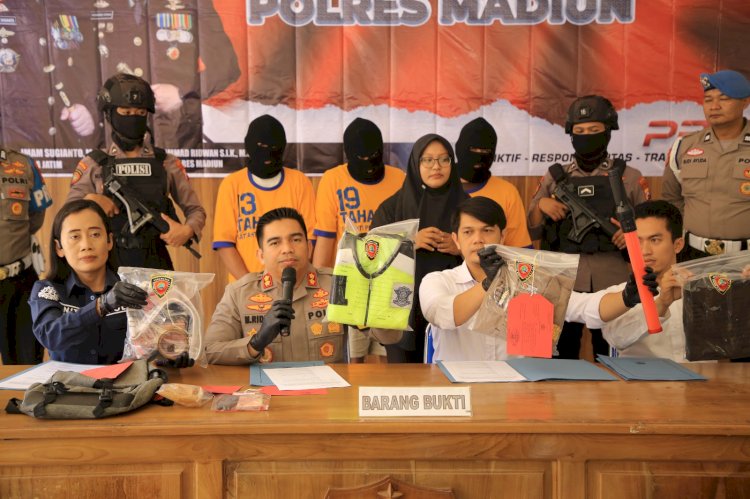 Press release Penangkapan 3 dari 9 orang pelaku perampokan truk bok muatan rokok di Madiun/ist