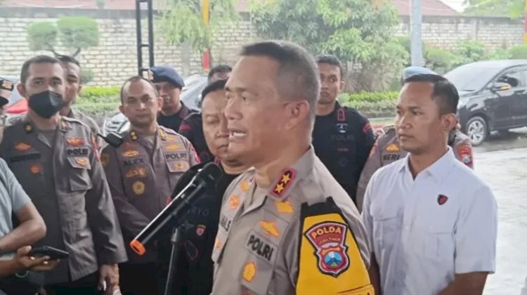 Kapolda Jatim, Irjen Imam Sugianto saat memberi keterangan ledakan di Mako Brimob Polda Jatim, Senin (4/3)/ist