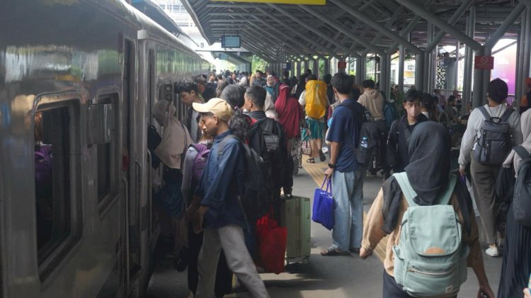 Suasana di Stasiun Gubeng Surabaya/ist