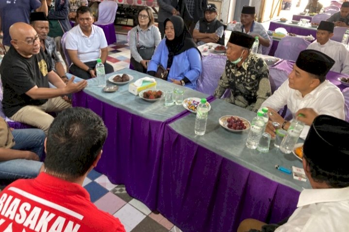 Wali Kota Eri bertemu dengan tokoh masyarakat di Jalan Bolodewo/RMOLJatim