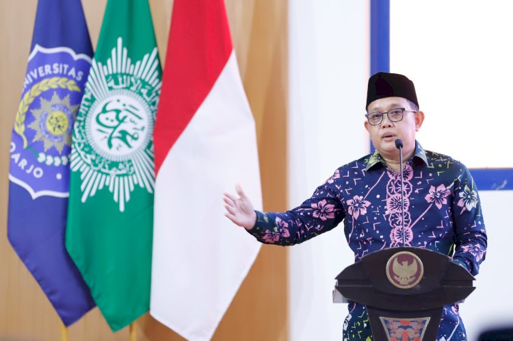 Pj Gubernur Jatim Adhy Karyono saat hadir dalam kajian Ramadhan 1445 H yang diselenggarakan oleh Pimpinan Wilayah (PW) Muhammadiyah Jawa Timur/ist