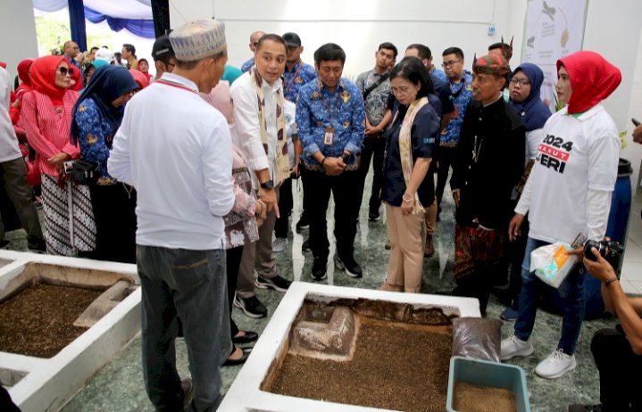 Wali Kota Eri Cahyadi didampingi Rini Indriyani meresmikan Rumah Maggot dan Eco Enzim/ist