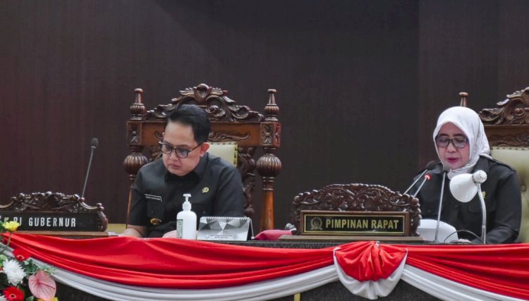 Pj Gubernur Jatim Adhy Karyono saat rapat paripurna di DPRD Jatim/Ist