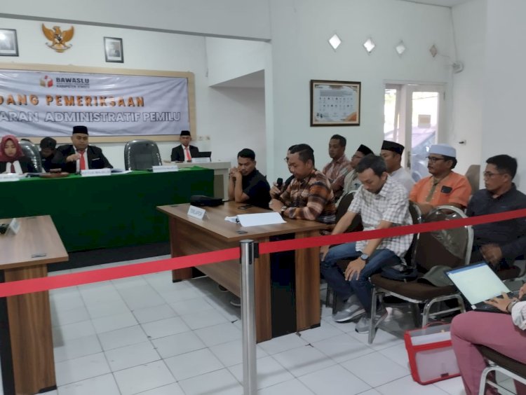 Sidang Pelanggaran Administrasi Pemilu, yang digelar di Kantor Bawaslu Jember, Senin (26/3)/RMOLJatim