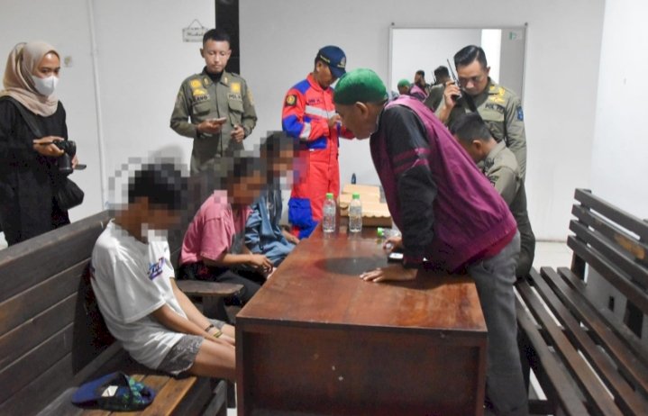 Tiga remaja diamankan Satpol PP Surabaya/RMOLJatim